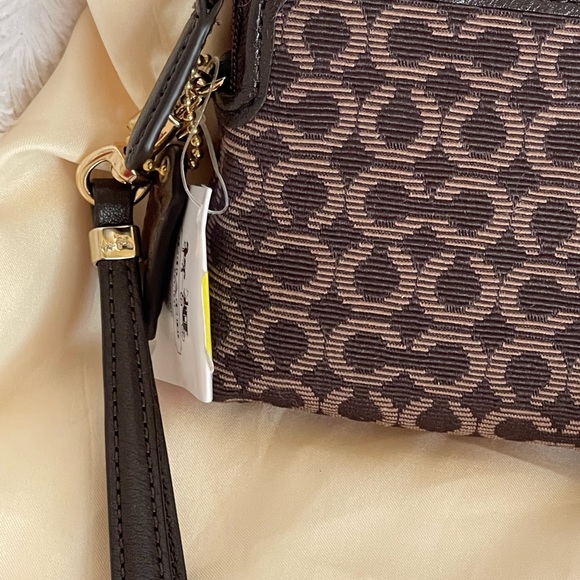 ✅Authentic✅ Coach canvas large mahogany wallet - Picture 5 of 5